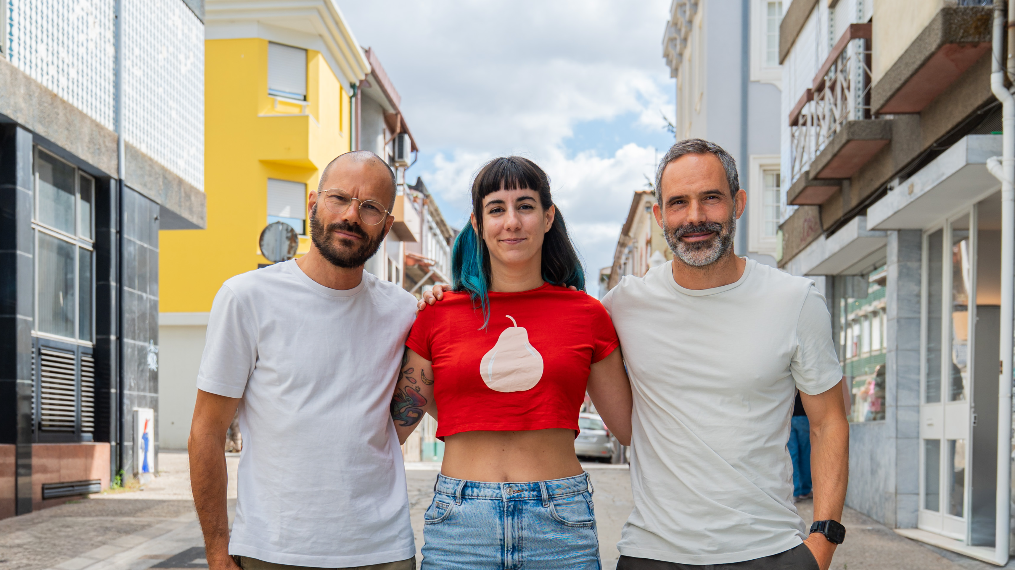fotografia dos convidados do podcast e do moderador
